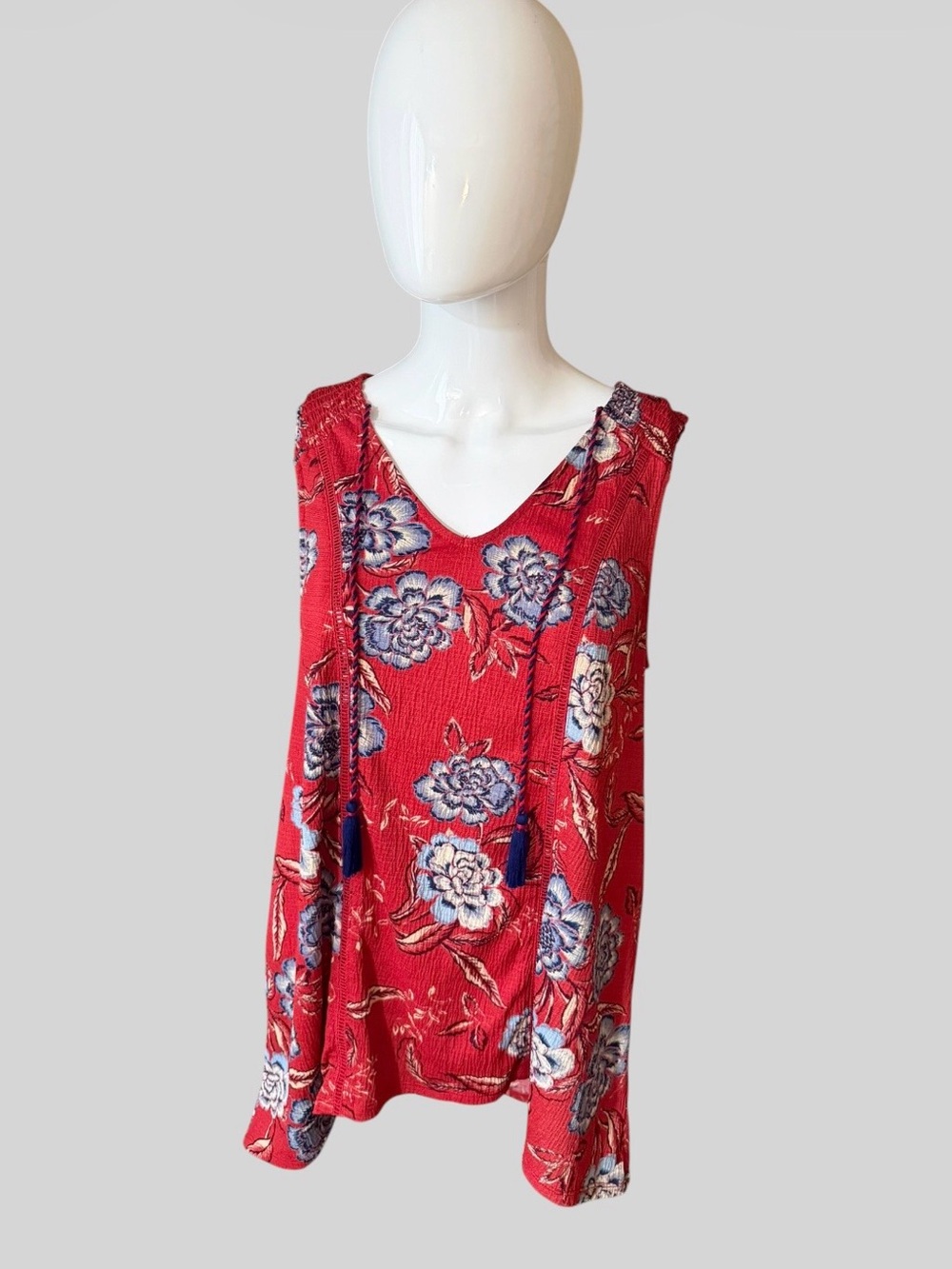 Knox Rose Size M Red Floral V-Neck Tank with Tassel Ties